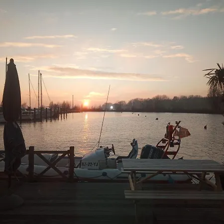 Kaap Club Bed & Breakfast *