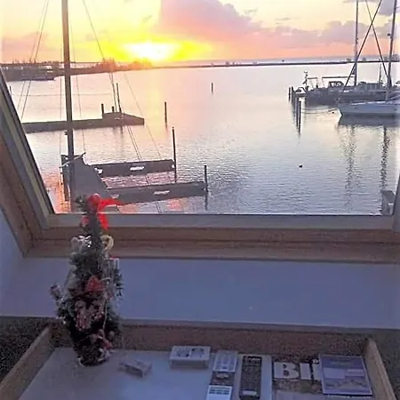 Kaap Club Bed and Breakfast *