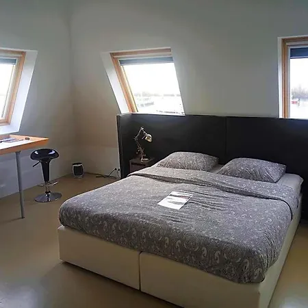 Kaap Club Bed and Breakfast Χόορν