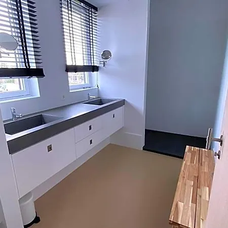 Kaap Club Bed & Breakfast Hoorn (North Holland)