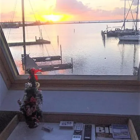 Kaap Club Bed and Breakfast